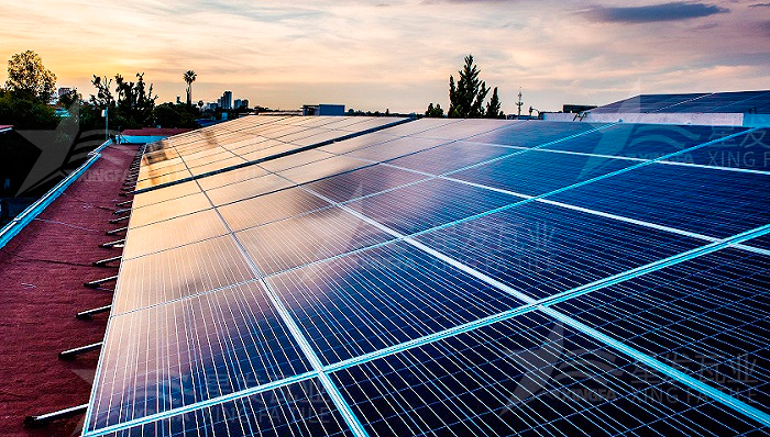 光伏屋面瓦自清潔性能強，防水功能優(yōu)異，簡直是一舉多得！