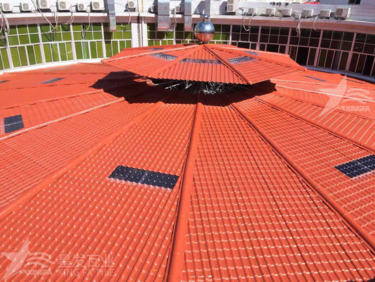 樹(shù)脂瓦的灰底和白底之間的比較：價(jià)格和質(zhì)量上有何差異？