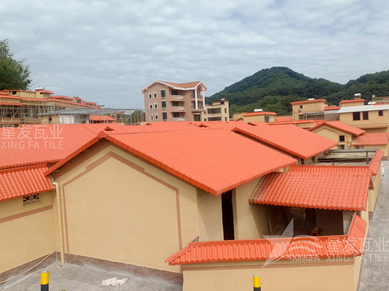 從傳統(tǒng)瓦片升級到合成樹脂瓦，讓農(nóng)村房屋煥發(fā)新生！